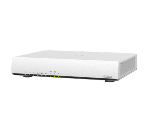 Qnap Usmerjevalnik Wi-Fi 6 SD-WAN QHora-301W (4x GbE / 2x 10GbE / 2x USB 3.2 / 8 notranjih anten)