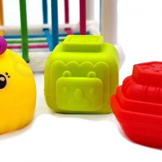 WOOPIE WOOPIE BABY Prilagodljiva senzorična kocka Baby Animal Sorter + gomoljček 7 el.