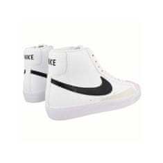 Nike Čevlji košarkaška obutev bela 37.5 EU Blazer Mid