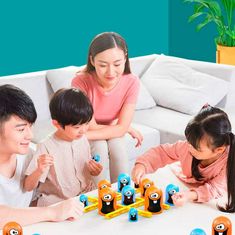 Netscroll Inovativna družabna igra "3 v vrsto" z dodanim strateškim elementom, 18 figuric, različne velikosti, za vse generacije, tri v vrsto na drugačen način, igra požiralčki, GobbleGame