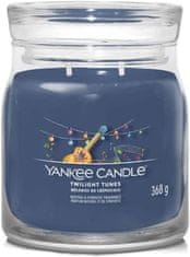 Yankee Candle Dišeča sveča Signature in glass medium Twilight Tunes 368g