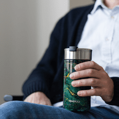 QUOKKA Quokka Boost Coffee Tumbler - Termo vrč iz nerjavečega jekla s pivnikom 400 ml (Greenstone)