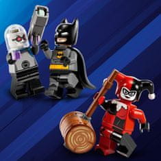 LEGO DC Batman 76274 Batman in Batmobile Vs. Harley Quinn in Mr. Freeze