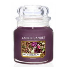 Yankee Candle Aromatične sveče Classic srednje Moonlit Blossoms 411 g