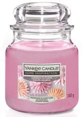 Yankee Candle Klasična Dišeča sveča v srednjem steklu Sugared Blossom 411 g