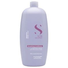 Gladilni balzam za neobvladljive lase Semi Di Lino Smooth (Smoothing Conditioner) (Neto kolièina 1000 ml)