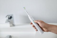 Philips Sonicare ProtectiveClean 4300 HX6807/28 sonična električna zobna ščetka