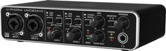 Behringer Behringer UMC204HD Avdio vmesnik - 24-bitni, 192 kHz, MIDI in/izhod, črna barva, kompakten dizajn