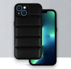 Infostyle Silikonski ovitek "Striped Leather 3D" za iPhone 13 - črna