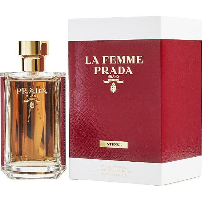 Prada la femme cena hot sale