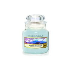 Yankee Candle Aromatična sveča Classic mala Majestic Mount Fuji 104 g