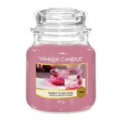 Yankee Candle Sveča v steklenem kozarcu , Sladki slivov sake, 410 g