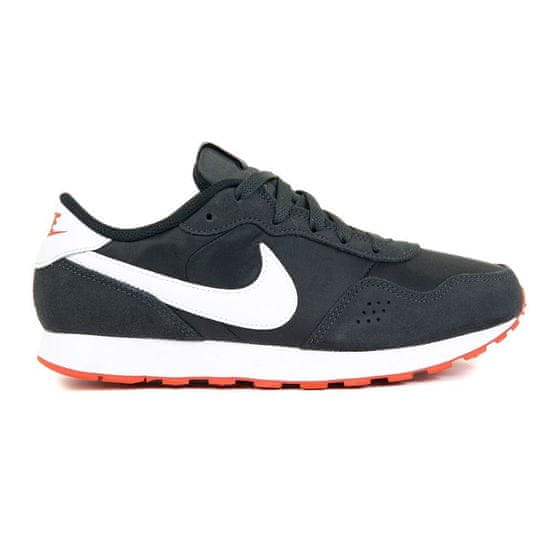 Nike Čevlji črna 38.5 EU JR MD Valiant