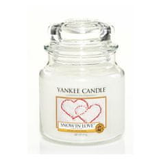 Yankee Candle Aromatična sveča Snow In Love 411 g