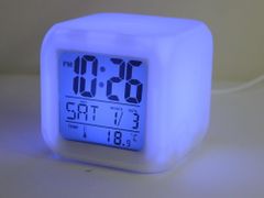 Verkgroup LCD LED RGB budilka in termometer