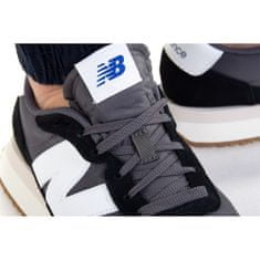 New Balance Čevlji črna 42.5 EU 237