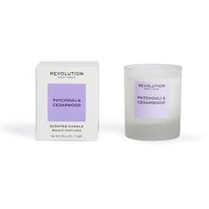 Makeup Revolution Dišeča sveča Patchouli & Cedarwood (Scented Candle) 170 g