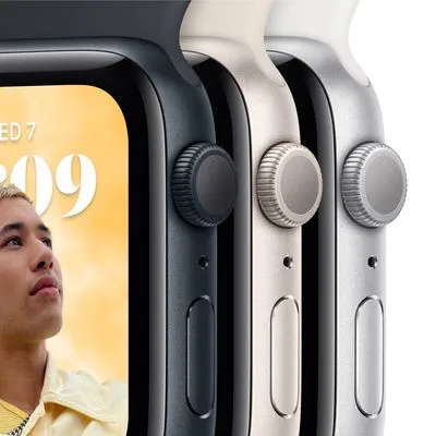 Apple Watch SE 2022 pametna ura, 44 mm